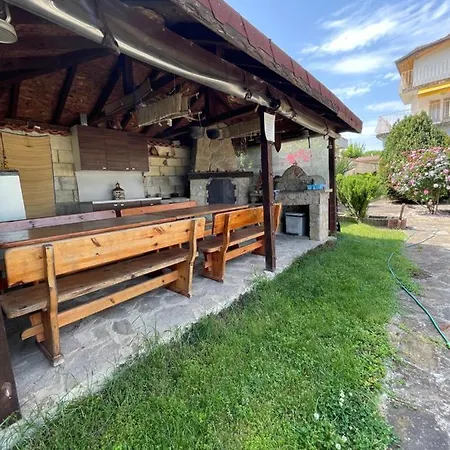 招待所 白屋度假村 *