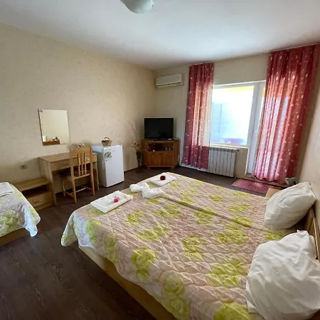 招待所 白屋度假村 *