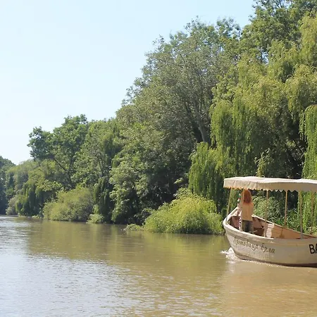 招待所 白屋度假村 *