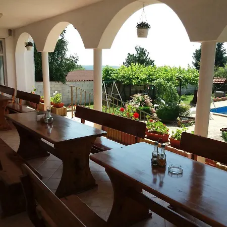 招待所 白屋度假村 Bliznatsi