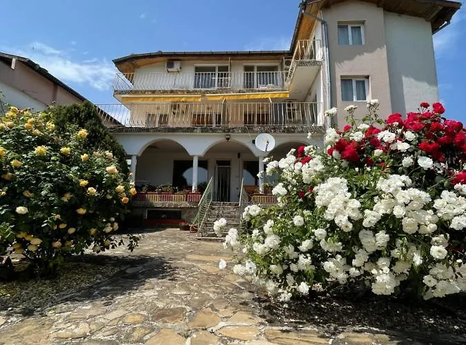 The White House Casa de hóspedes Bliznatsi