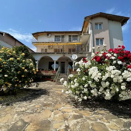 The White House Gasthuis Bliznatsi