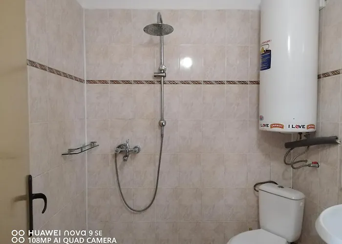 The White House Pensión *